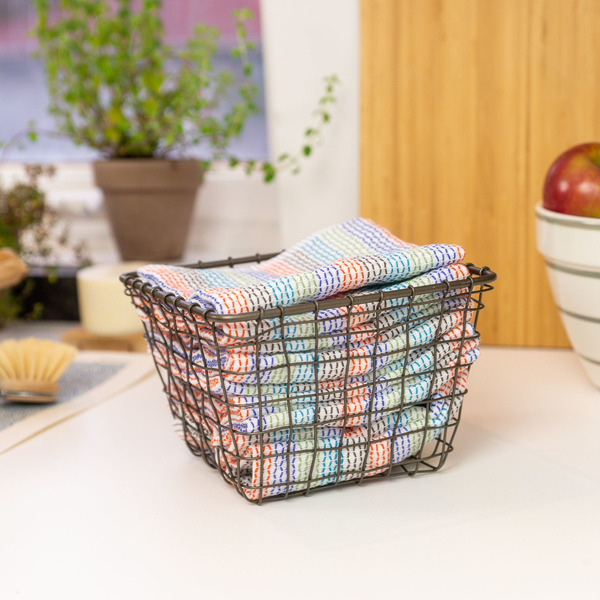 Wire Basket with Set of 15 Tidy Cloths
